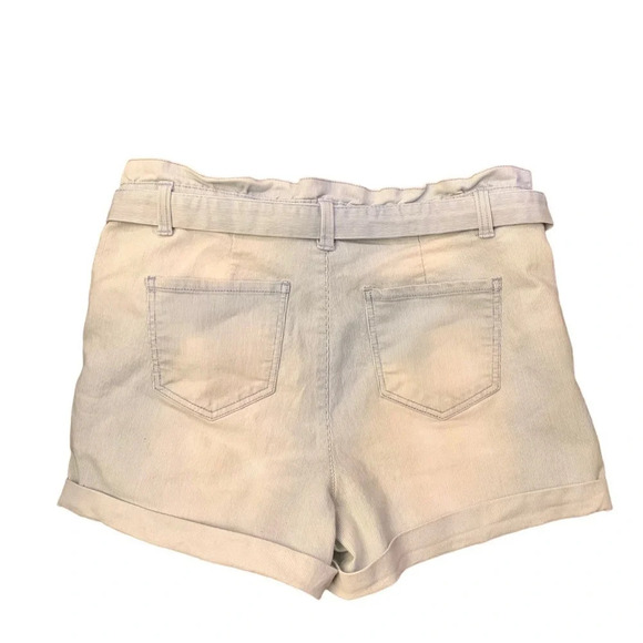 Blue Spice High Waisted blue jean shorts, with tie front belt. Size 9 Ju… - Picture 2 of 5